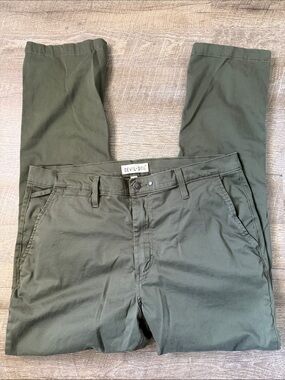 Men’s Devil-Dog Olive Green Casual Chino Pants Size 38x32